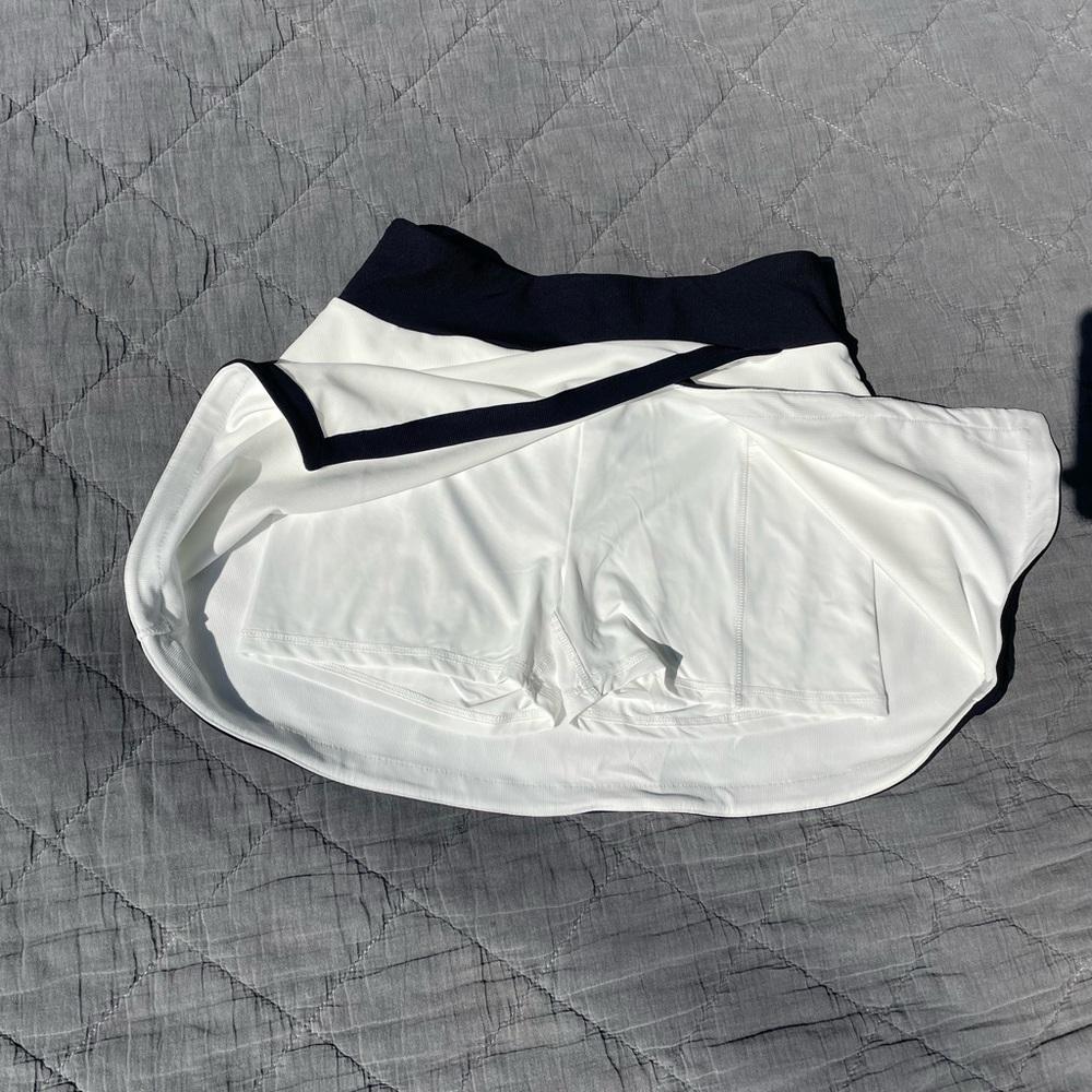 Small/petite Kyodan Black and White Tennis Skirt - Picture 2 of 4